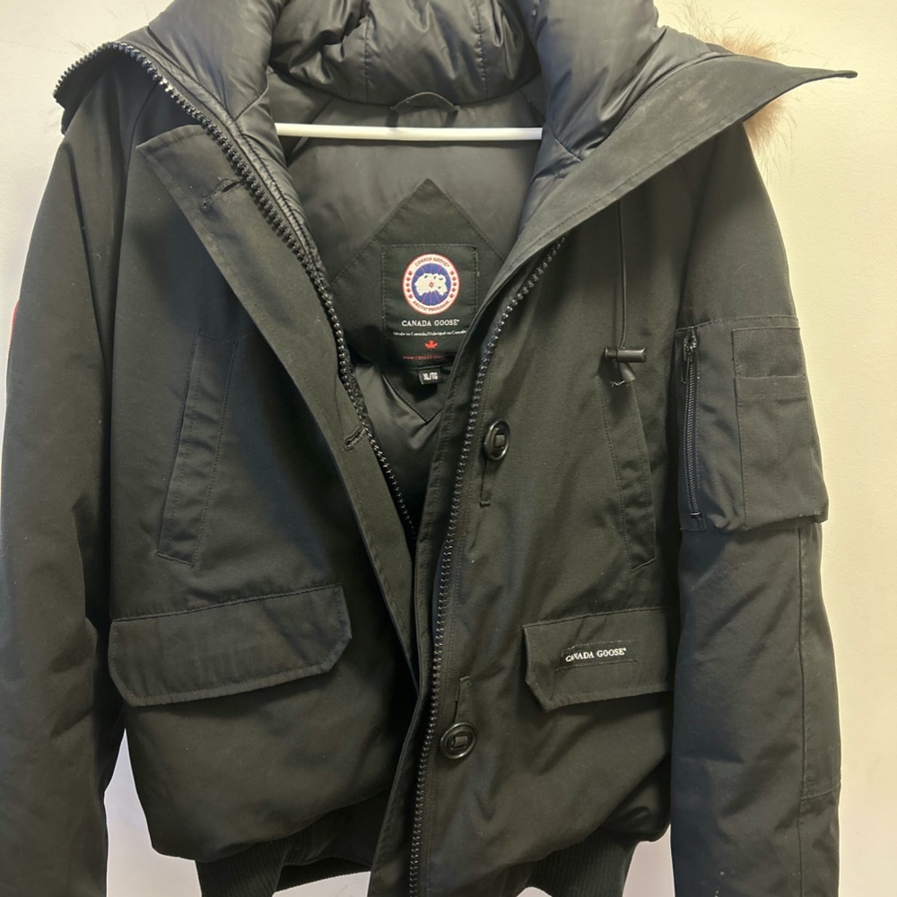 Canada goose XL Bomber Jacket - Picture 7 of 8